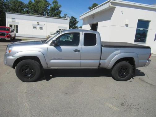 Silver 2015 Toyota Tacoma 6.1 FT