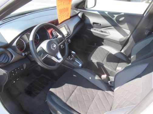 2020 Nissan Kicks S