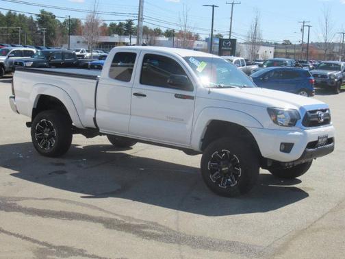 White 2015 Toyota Tacoma Base