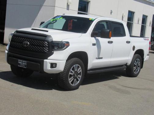 White 2019 Toyota Tundra SR5
