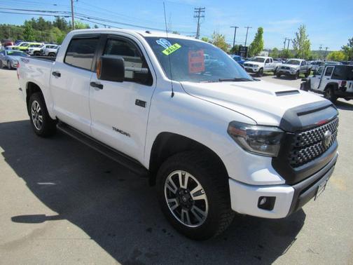 White 2019 Toyota Tundra SR5