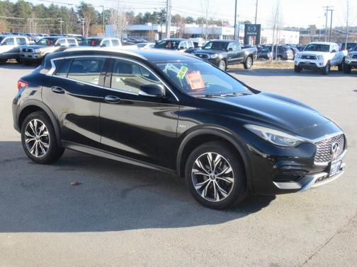 2017 INFINITI QX30 Luxury