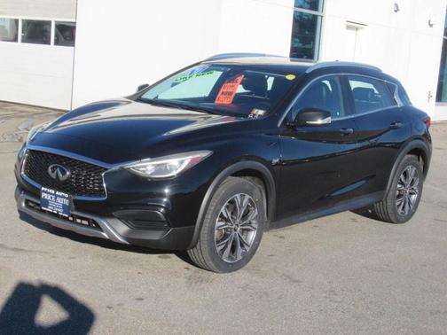 2017 INFINITI QX30 Luxury