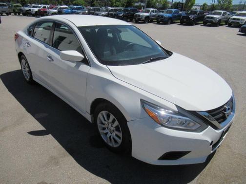 White 2017 Nissan Altima 2.5 S