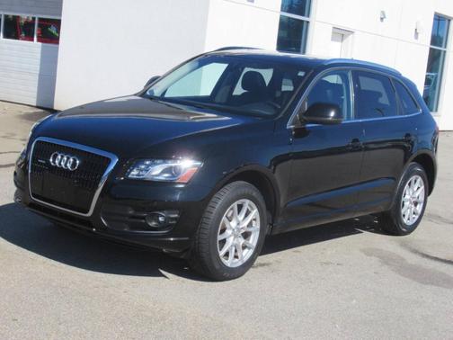 Black 2010 Audi Q5 3.2 Premium Plus quattro