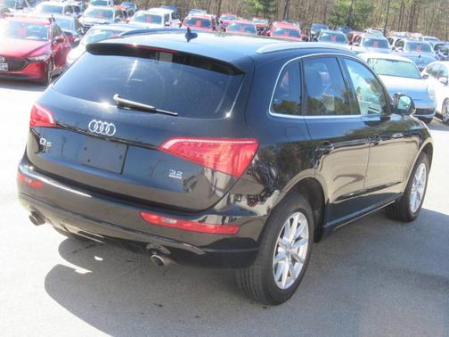 Black 2010 Audi Q5 3.2 Premium Plus quattro
