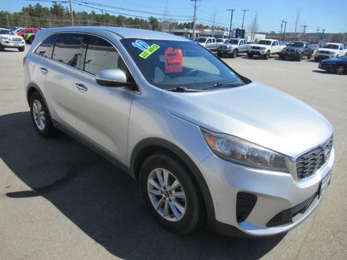 Silver 2019 Kia Sorento LX V6