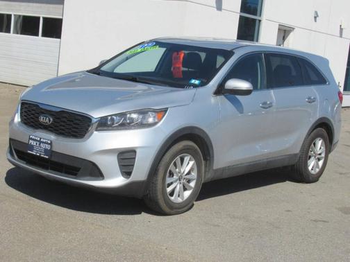Silver 2019 Kia Sorento LX V6