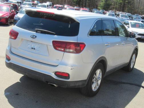 Silver 2019 Kia Sorento LX V6