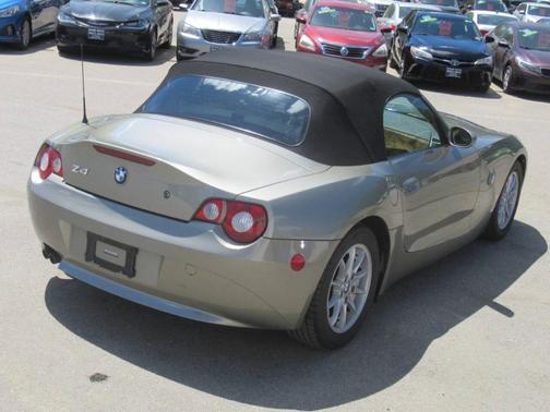 Tan 2005 BMW Z4 2.5i Roadster