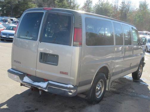 2002 GMC Savana 3500 