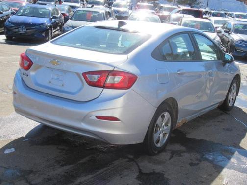 2018 Chevrolet Cruze LS
