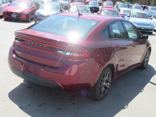 Red 2015 Dodge Dart SE