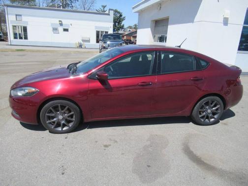 Red 2015 Dodge Dart SE