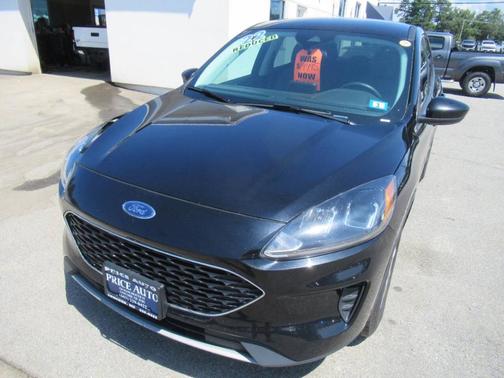 Black 2021 Ford Escape SE