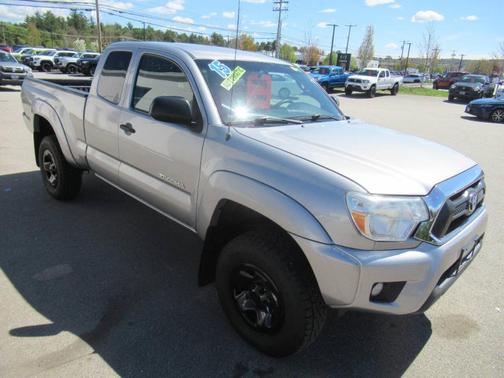 Silver 2015 Toyota Tacoma 6.1 FT
