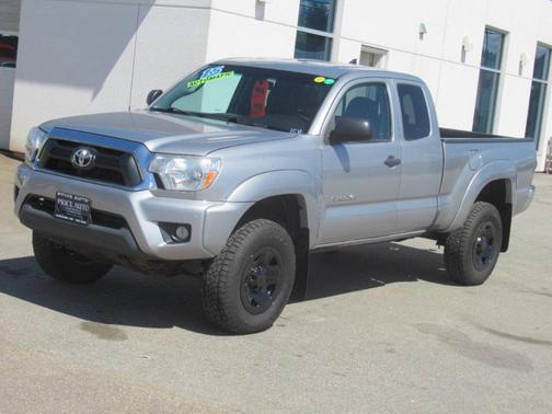 Silver 2015 Toyota Tacoma 6.1 FT