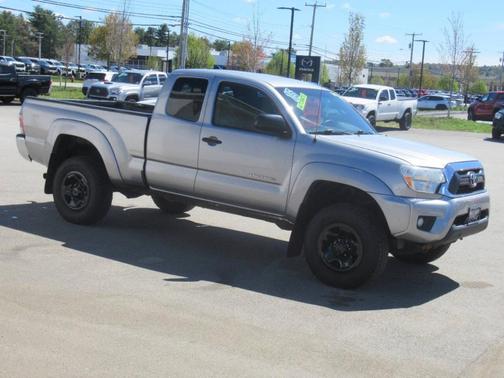 Silver 2015 Toyota Tacoma 6.1 FT