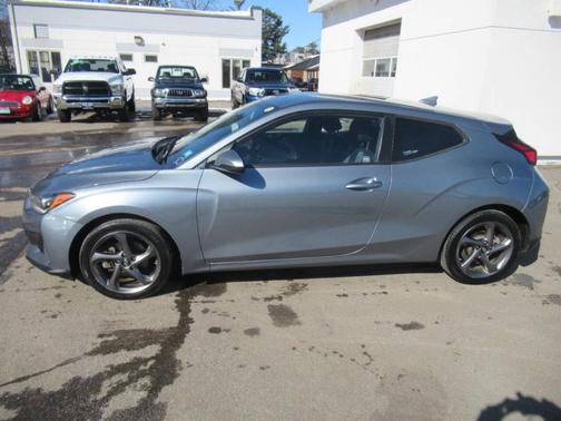 2020 Hyundai Veloster 