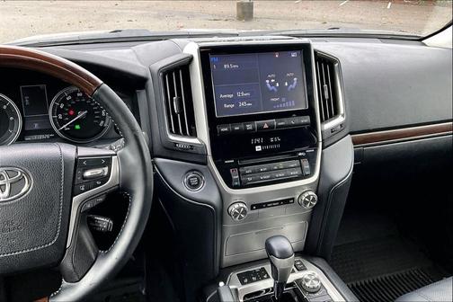 2018 Toyota Land Cruiser Base