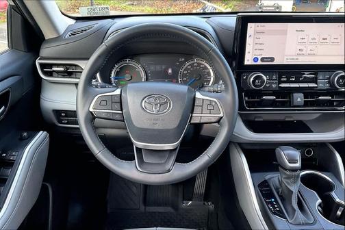 2024 Toyota Highlander Hybrid XLE