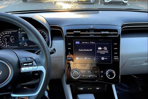 2023 Hyundai TUCSON SE