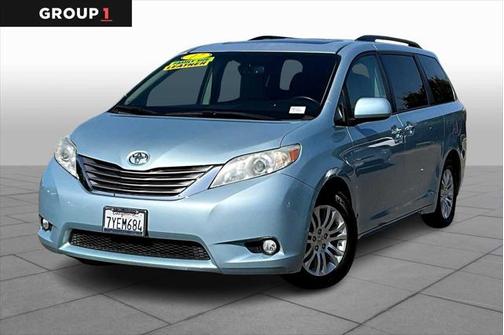2017 Toyota Sienna XLE