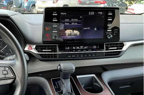 2023 Toyota Sienna LE