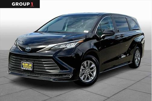 2023 Toyota Sienna LE