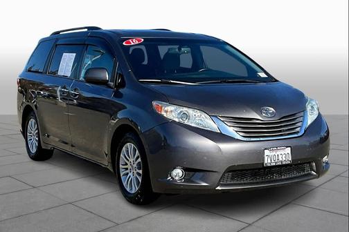 2016 Toyota Sienna XLE