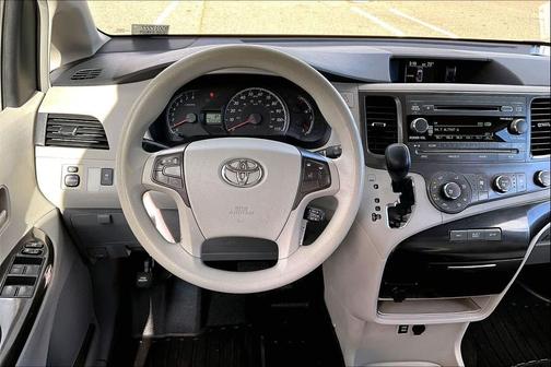 2011 Toyota Sienna LE