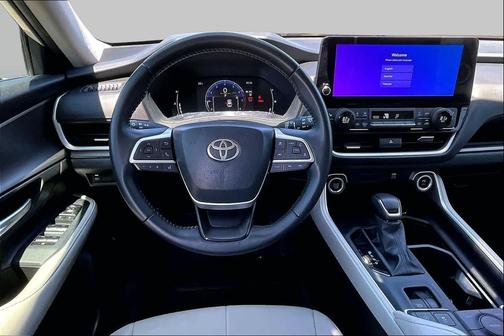 Coastal Cream 2024 Toyota Grand Highlander XLE