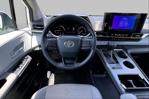 Ice Cap 2025 Toyota Sienna LE