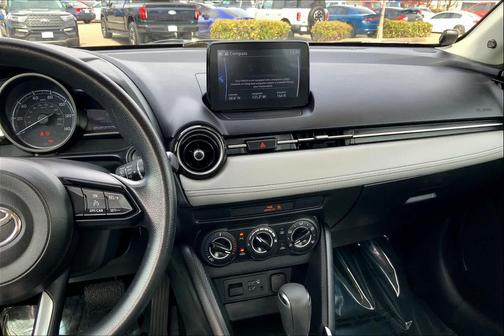 2020 Toyota Yaris Sedan LE