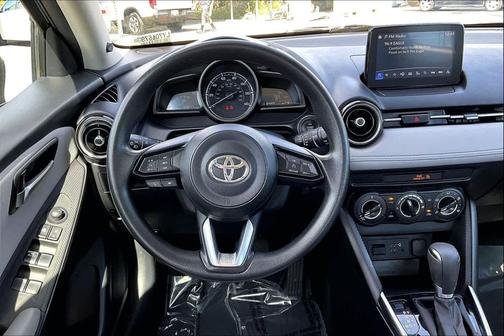 2020 Toyota Yaris Sedan LE