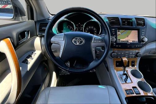 Classic Silver Metallic 2009 Toyota Highlander Hybrid Limited