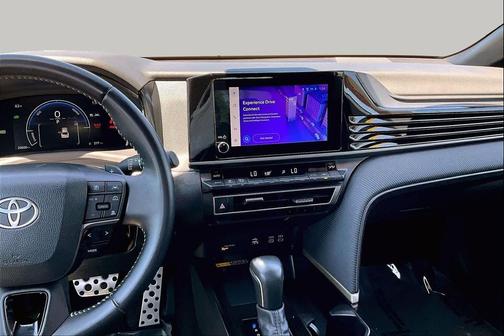 Ice Cap 2025 Toyota Camry SE