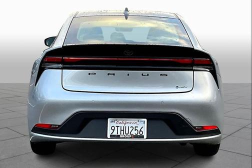 2025 Toyota Prius LE