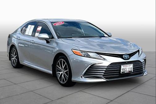 Celestial Silver Metallic 2022 Toyota Camry Hybrid XLE