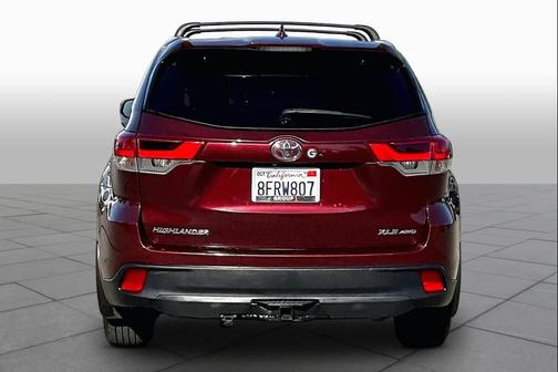 Ooh La La Rouge Mica 2018 Toyota Highlander XLE
