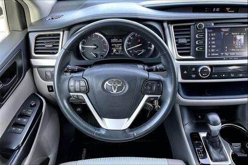2016 Toyota Highlander LE Plus