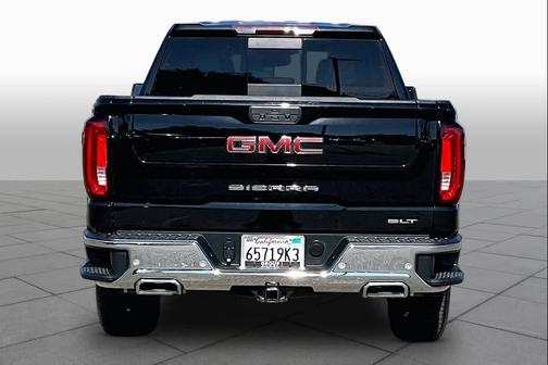 Onyx Black 2022 GMC Sierra 1500 SLT