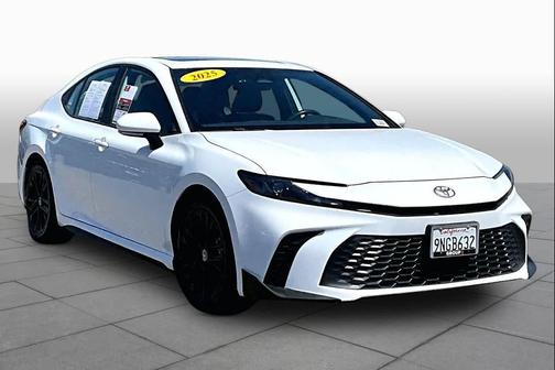 Ice Cap 2025 Toyota Camry SE