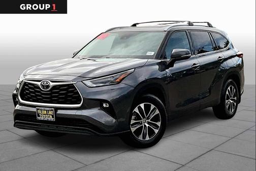 Magnetic Gray Metallic 2022 Toyota Highlander XLE