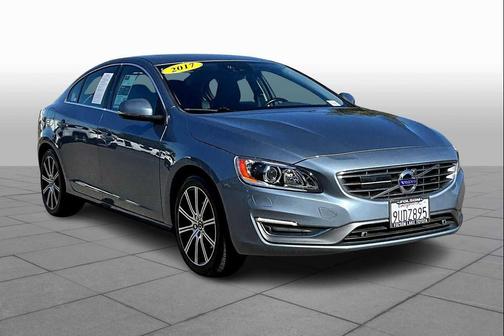 2017 Volvo S60 Inscription T5 Platinum