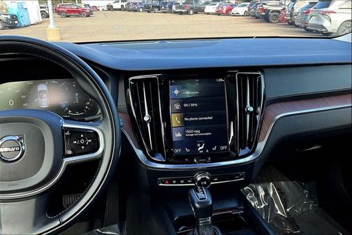 2020 Volvo V60 Cross Country T5