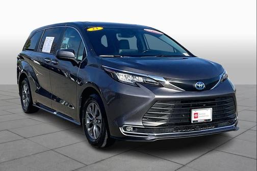 2023 Toyota Sienna XLE