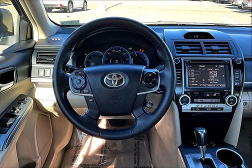 2014 Toyota Camry Hybrid XLE