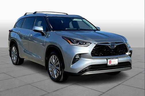 2022 Toyota Highlander Hybrid Platinum
