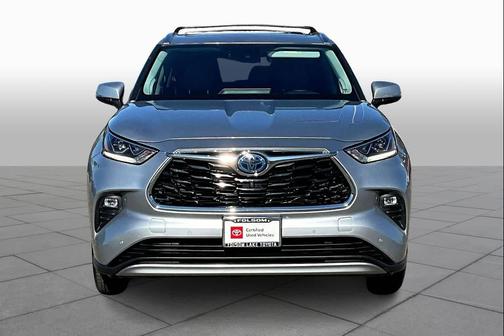 2022 Toyota Highlander Hybrid Platinum